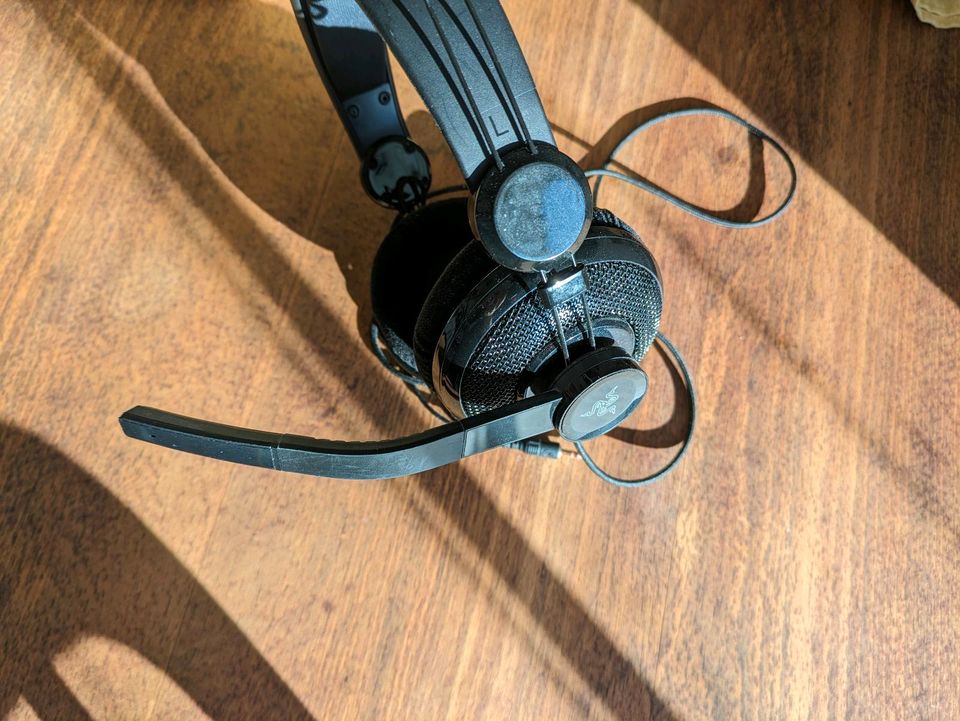 Razer Carcharias Headset, 2x 3,5 mm Klinke, Kabelfernbedienung in Bonn