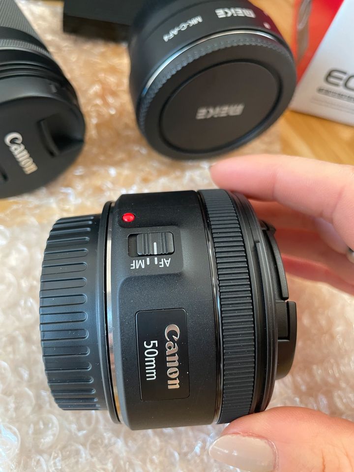 Canon Eos M50 mit viel Zubehör in Karlsruhe