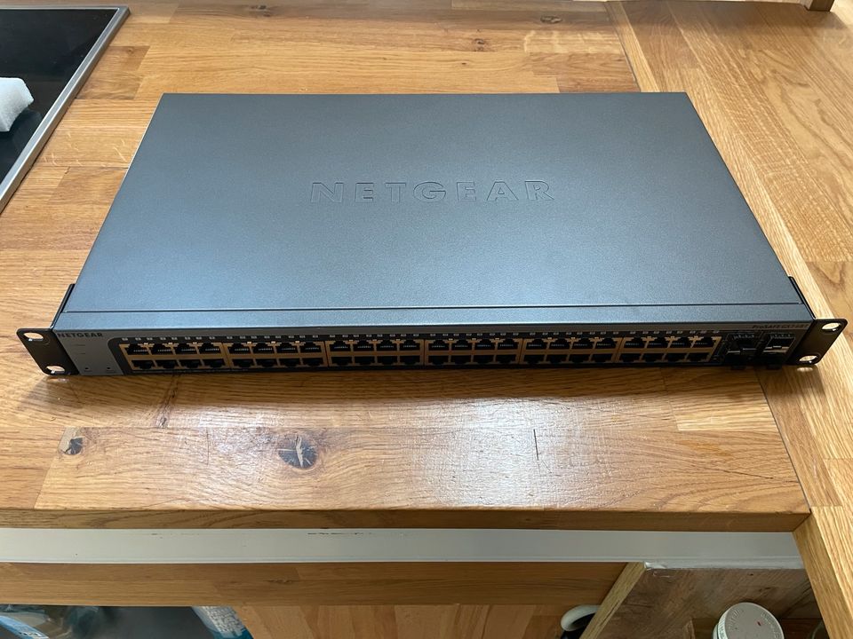 NETGEAR ProSafe GS748T v5 48x Gigabit Rack Switch 4x SFP Managed in Bochum