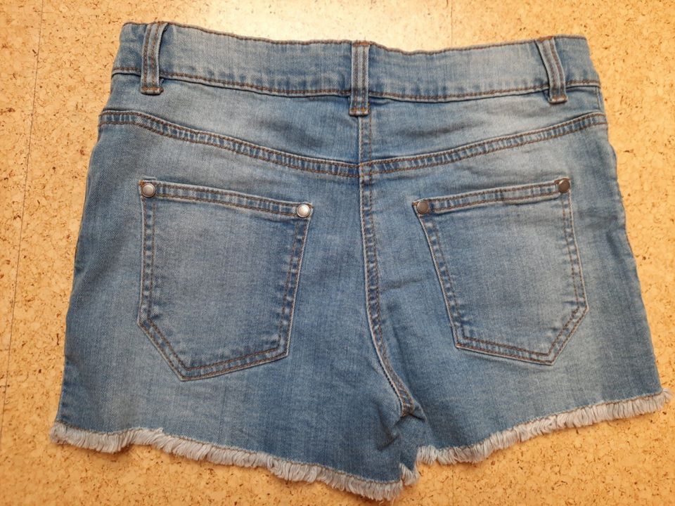 Mädchen Jeans Shorts, Kurze Hose, Hotpants 158 NEU Yigga in Vöhl