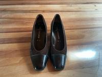 Ara Damenschuhe 38,5 dunkelbraun bequem Feldmoching-Hasenbergl - Feldmoching Vorschau