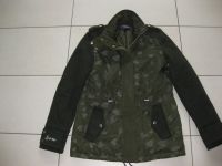 Trussardi Jeans Jacke mit Herzen in Gr. 34 grün Nordrhein-Westfalen - Mönchengladbach Vorschau