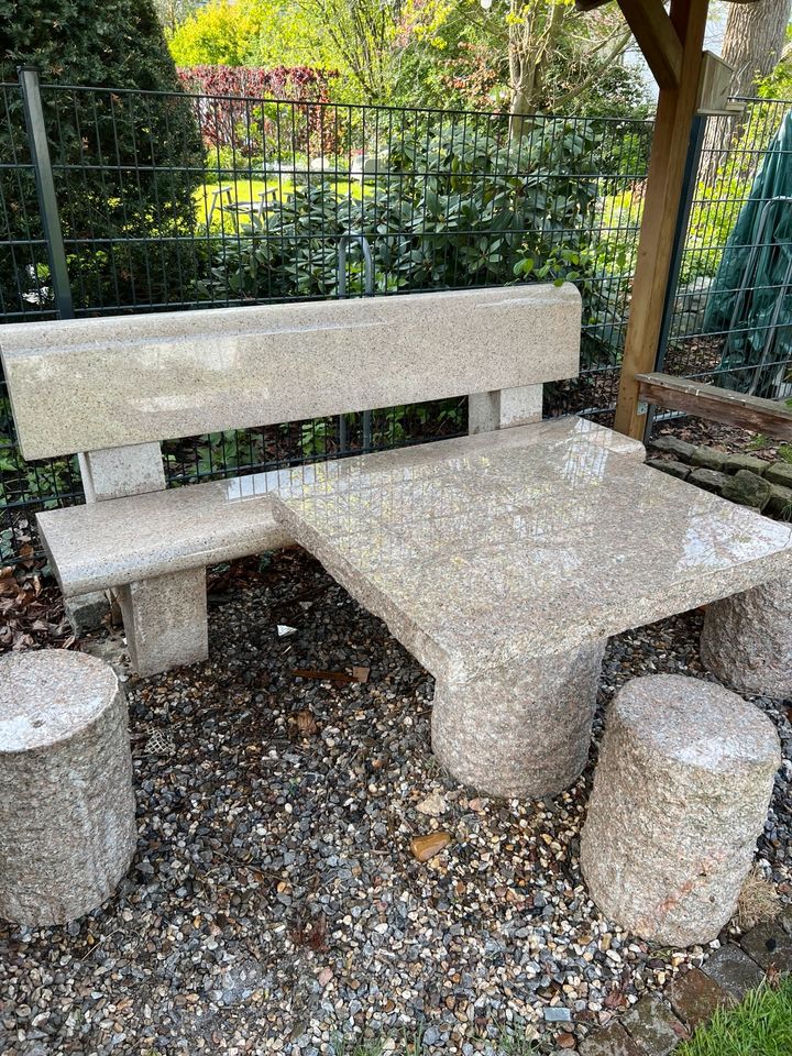 Gartenbank / Gartentisch aus Marmor in Unna