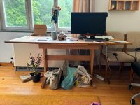 Wohnungsauflösung Möbel Schreibtisch Kleiderschrank Bett Stühle Stuttgart - Weilimdorf Vorschau