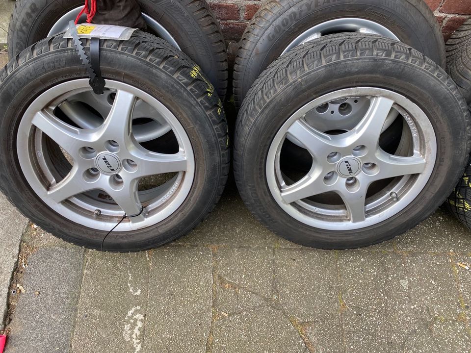 Hyundai I30 Alus mit Reifen 205/55R16 H94 M&S in Oberhausen