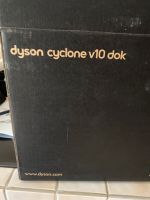 dyson cyclone v10 dok inkl. Bürsten etc. Kreis Ostholstein - Sierksdorf Vorschau