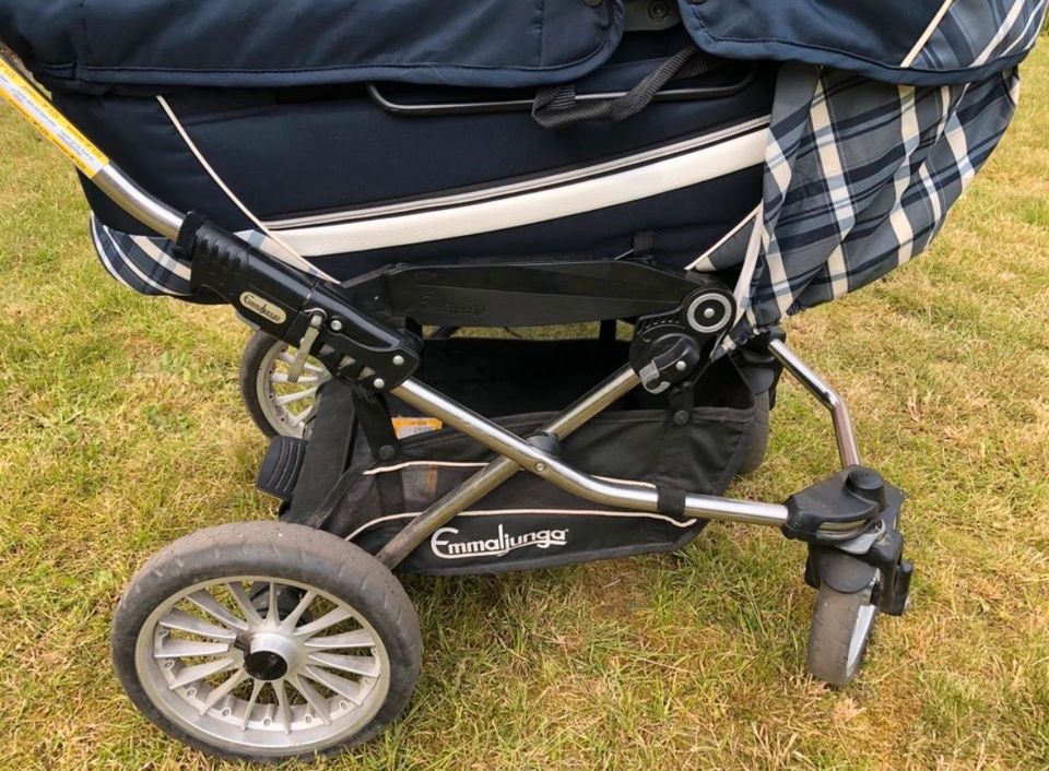 Kinderwagen mit Babyschale und Buggy von Emmaljunga in Lehrte