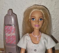 Barbie Puppe Mattel 2015 mit Barbie Staubsauger Mattel 1992 Niedersachsen - Algermissen Vorschau