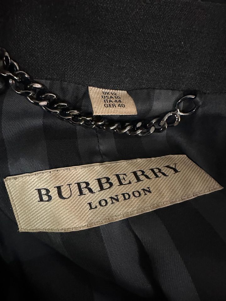 Burberry Jacke in Aachen