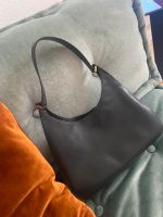 Gucci Handtasche vintage Tasche aus Leder mit goldener Hardware Niedersachsen - Bad Zwischenahn Vorschau