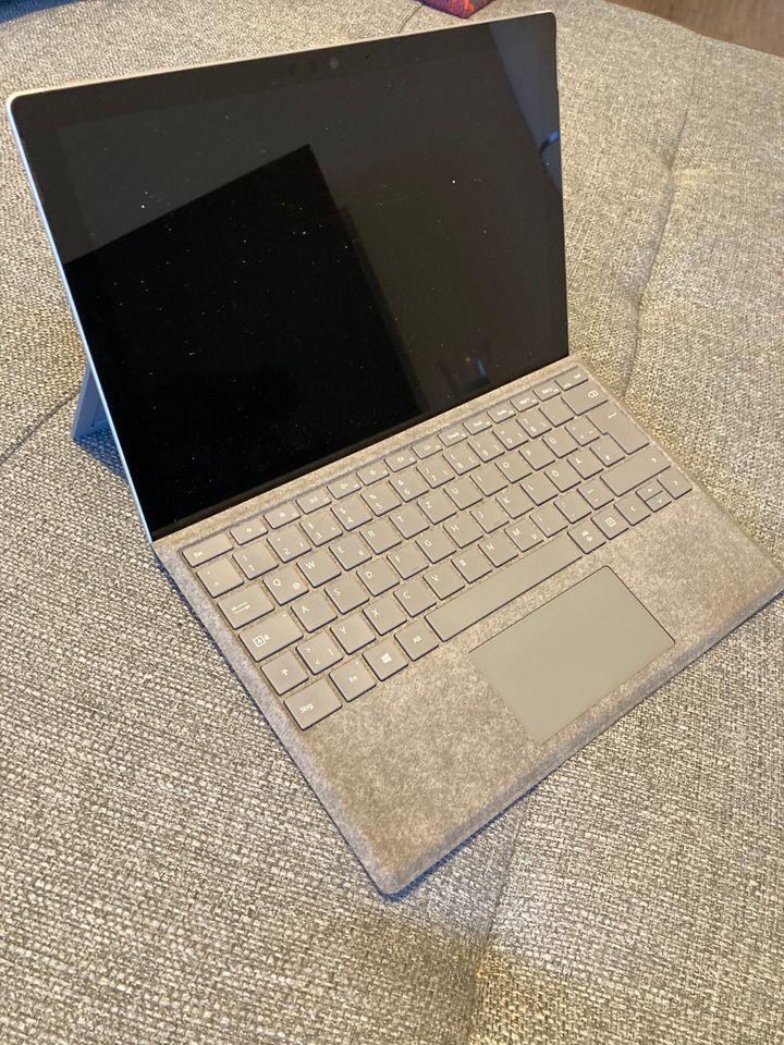 Microsoft Surface Pro 5 I5 256GB 8GB RAM Model 1796 in Weiden (Oberpfalz)