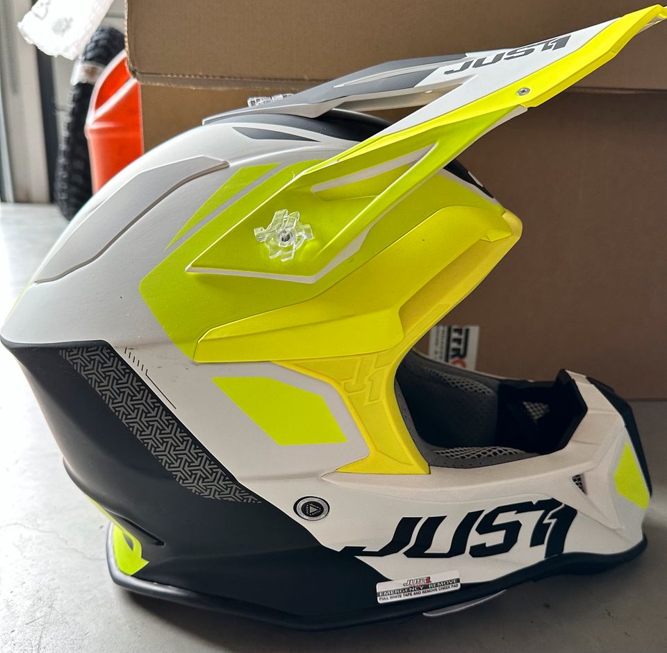 Moto Cross Enduro Helm JUST1 J18 Pulsar Gr. XXL NEU in Neuching