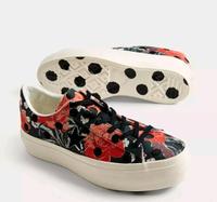 Converse damen-Plateausneaker limitierte Auflage  Blumenmuster Sachsen - Freital Vorschau