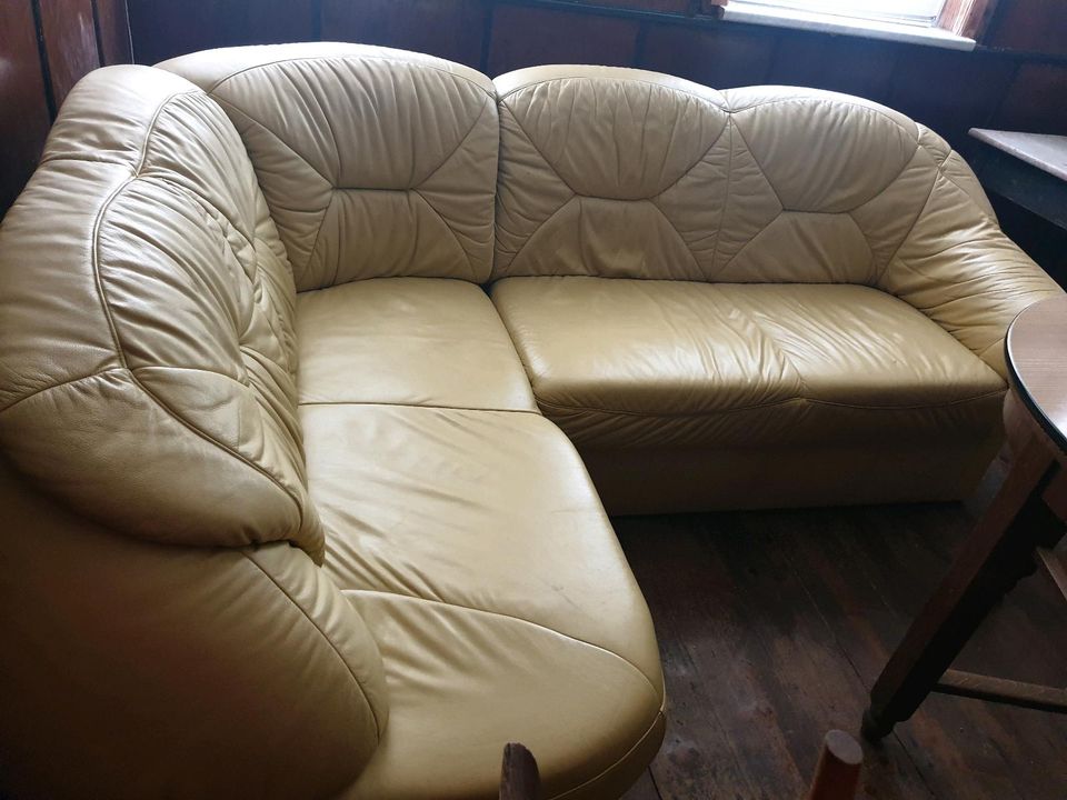 gut erhaltene Couch in Lederoptik in Kleinwechsungen
