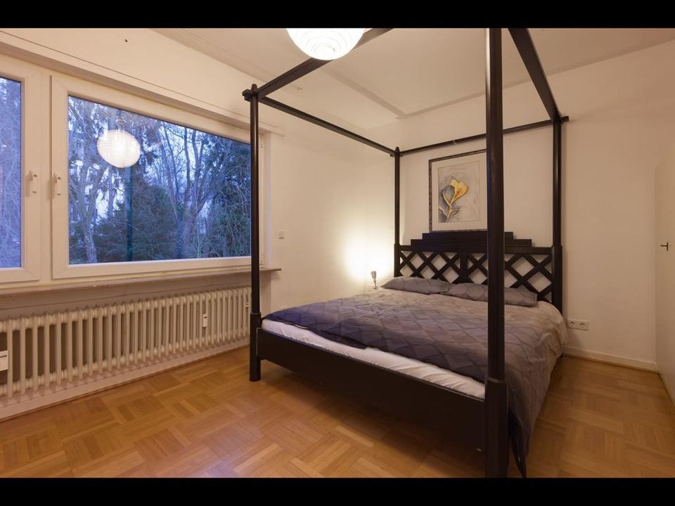 Im Nerotal lichtdurchflutete 3,5 Zimmer Wohnung mit Südbalkon in Wiesbaden