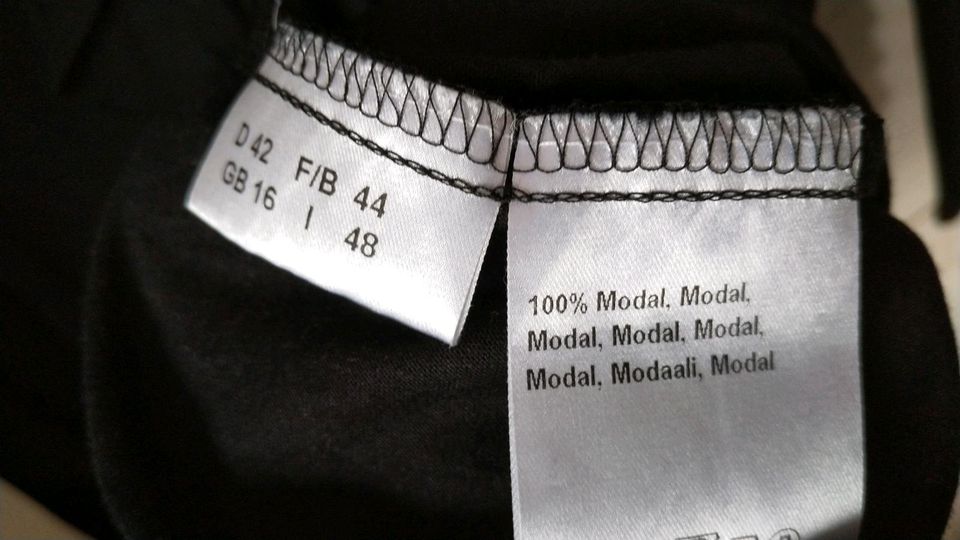 Langarm Shirt Bluse von Peter Hahn mit Rüschen Gr. 42 in Welzheim