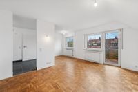 Schöne renovierte 3-Zimmer-Dachgeschosswohnung mit Balkon, Garage und Außenstellplatz. Stuttgart - Stuttgart-Ost Vorschau