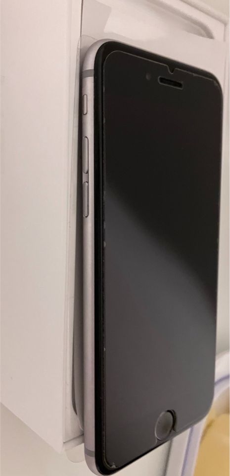 iPhone 6s 32 GB Silber grau in Fulda