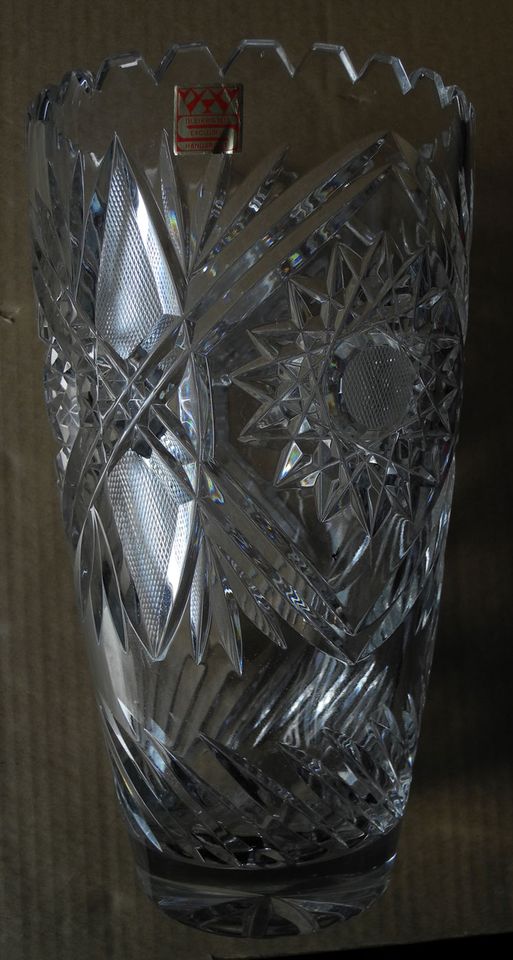 Vase Echt Bleikristall exclusiv handarbeit; runde Form, gezackter in Neustadt an der Weinstraße
