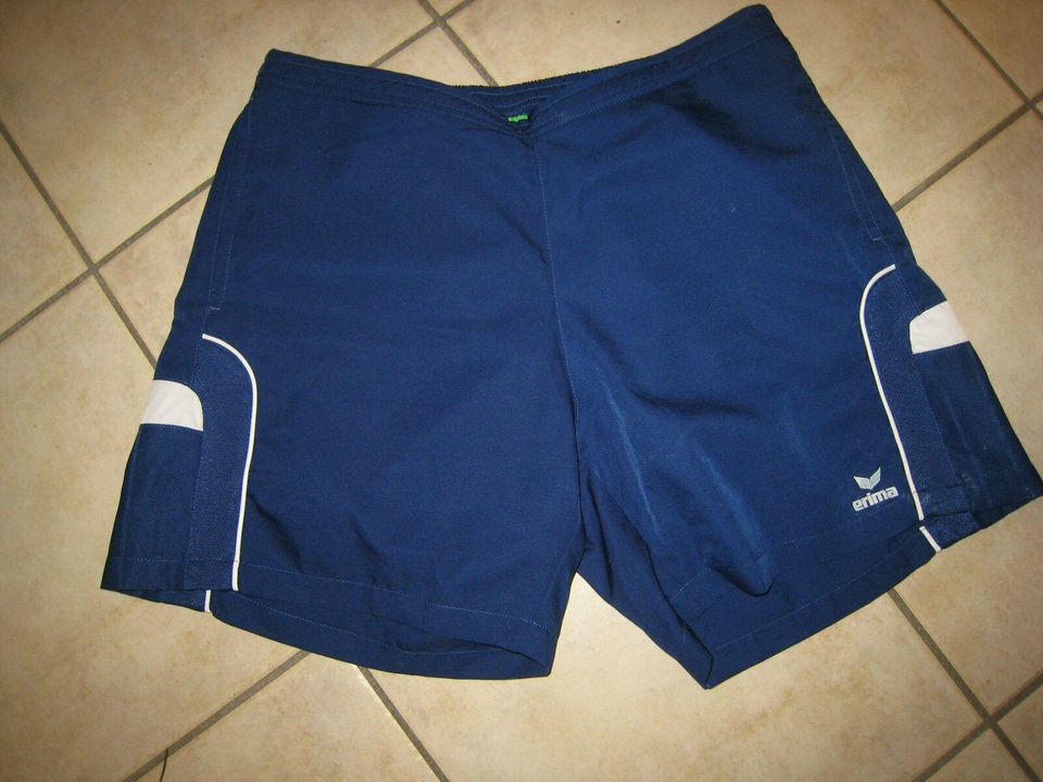 ERIMA kurze Sporthose, Damen, Gr. 42 blau-weiß (fällt klein aus!) in Schwarzenbach a d Saale