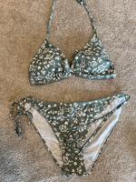 Grünes Bikiniset mit Blümchen Kiel - Hassee-Vieburg Vorschau