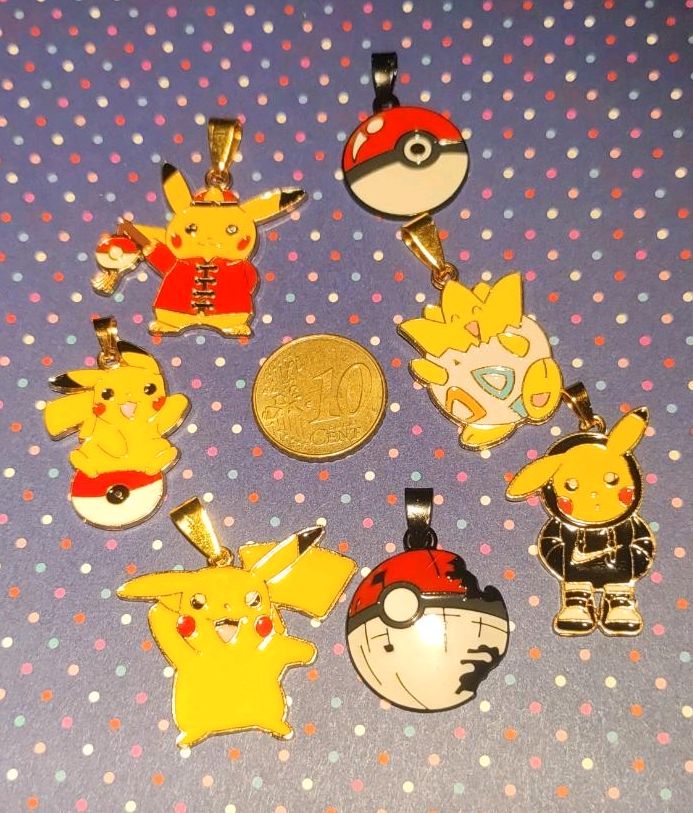 Pokemon Charms Anhänger in Erkelenz