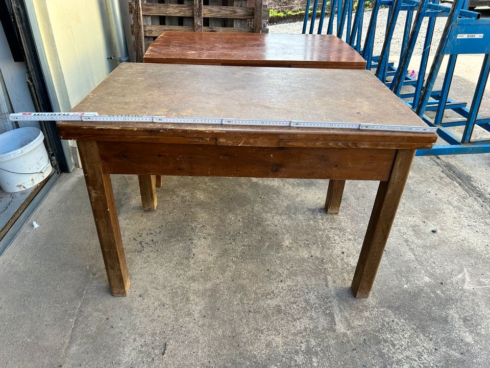 Ausziehbarer Holztisch in Kirchworbis