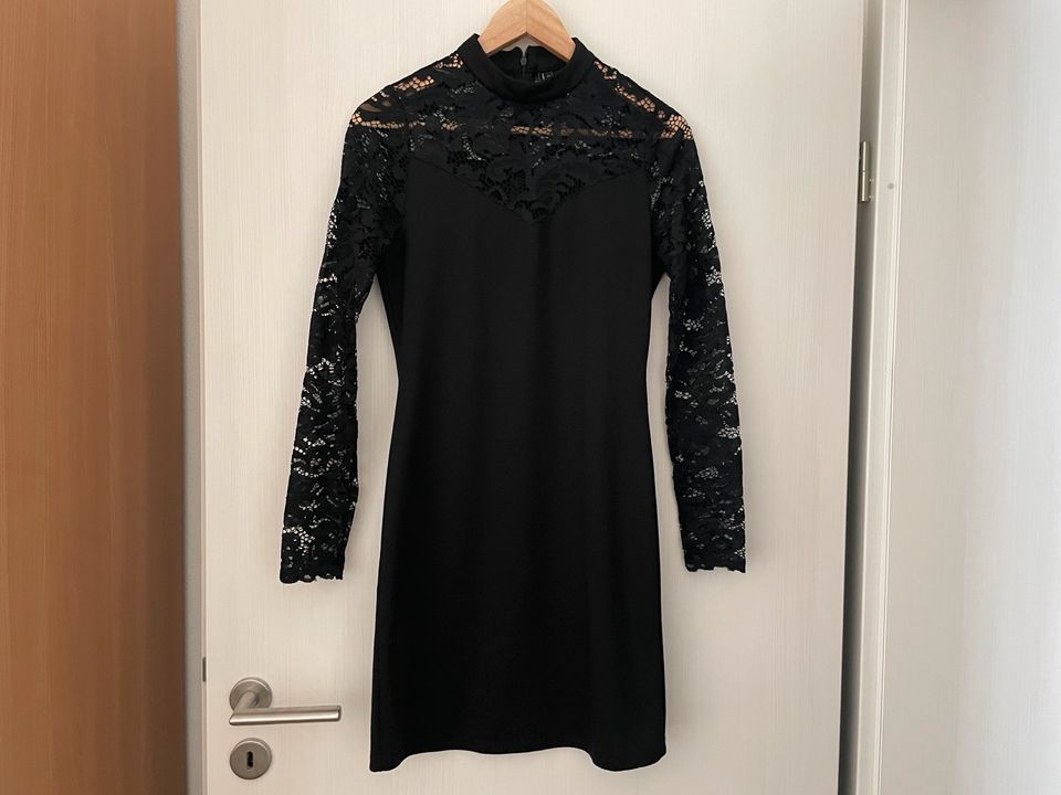 Kleid Etuikleid mit Spitze Gr. S von Vero Moda in Vöhringen