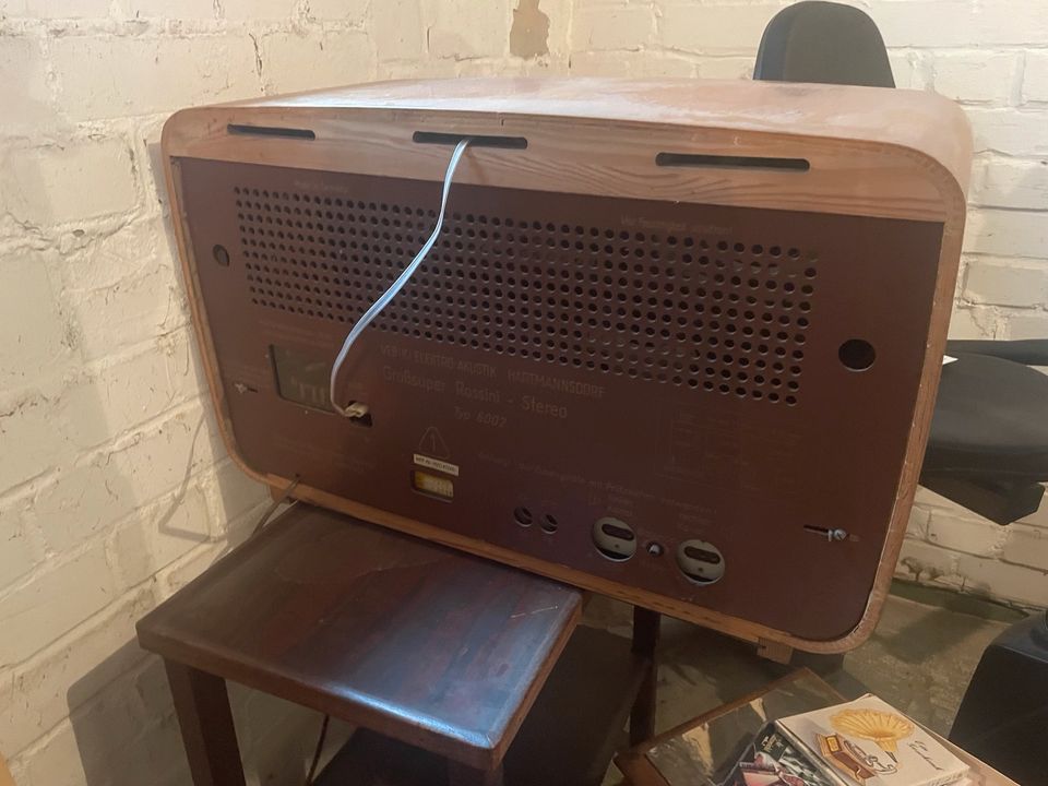 Radio Musikbox Rarität Vintage Antiquität in Berlin