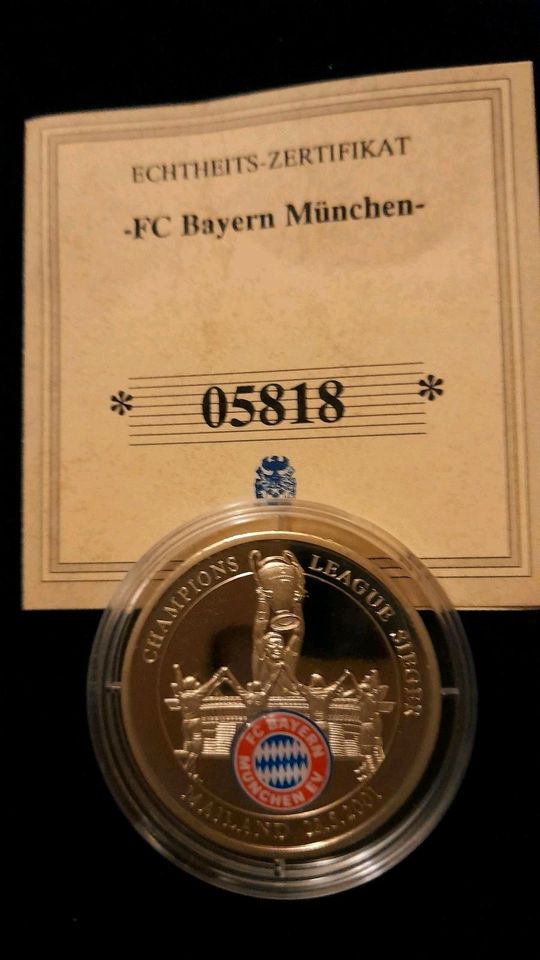 Münzen des FC Bayern, incl. 2 Goldmünzen in Saarbrücken