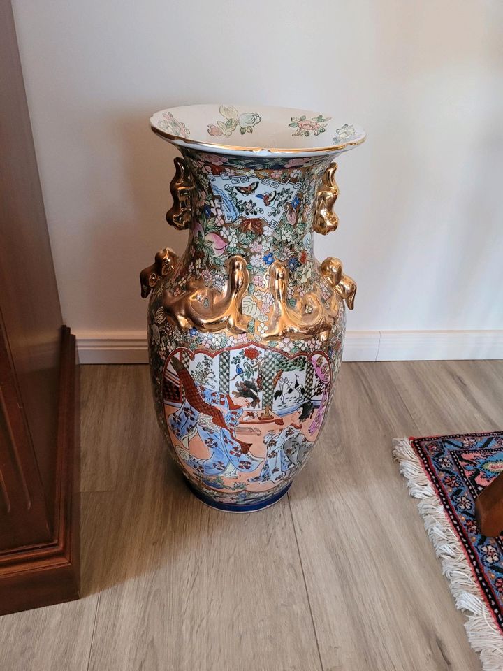 Hübsche chinesische Vase in Hamburg