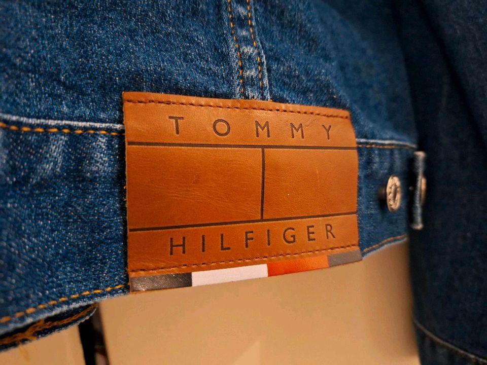 Tommy Hilfiger Jeansjacke NEU ohne Etikett in Hannover
