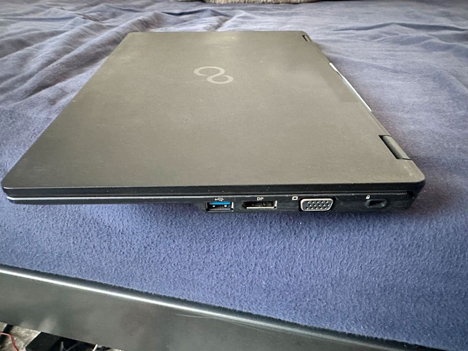 Fujitsu LifeBook U727 i5-6200U 8GB m.2 256GB SSD FHD QWERTZ… in Worms