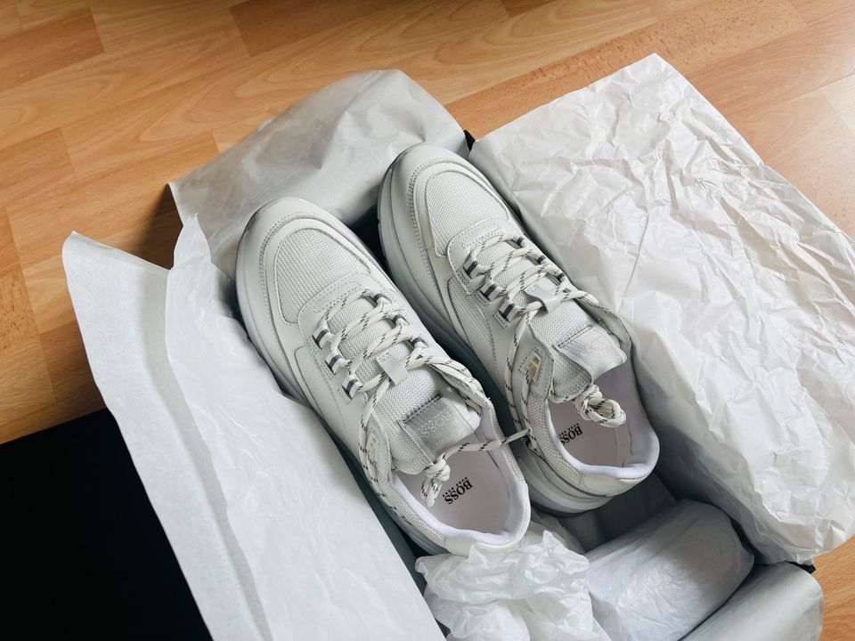 Hugo Boss Sneaker weiß 39 in Nürnberg (Mittelfr)