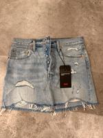 Jeans Rock Levi’s Gr. 28 (ungetragen mit Etikett) Niedersachsen - Stuhr Vorschau