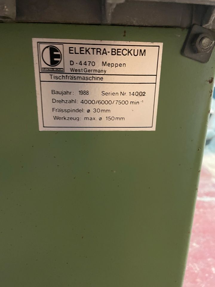 Holzfräse Elektra Bekum mit Fräsern in Neukirchen