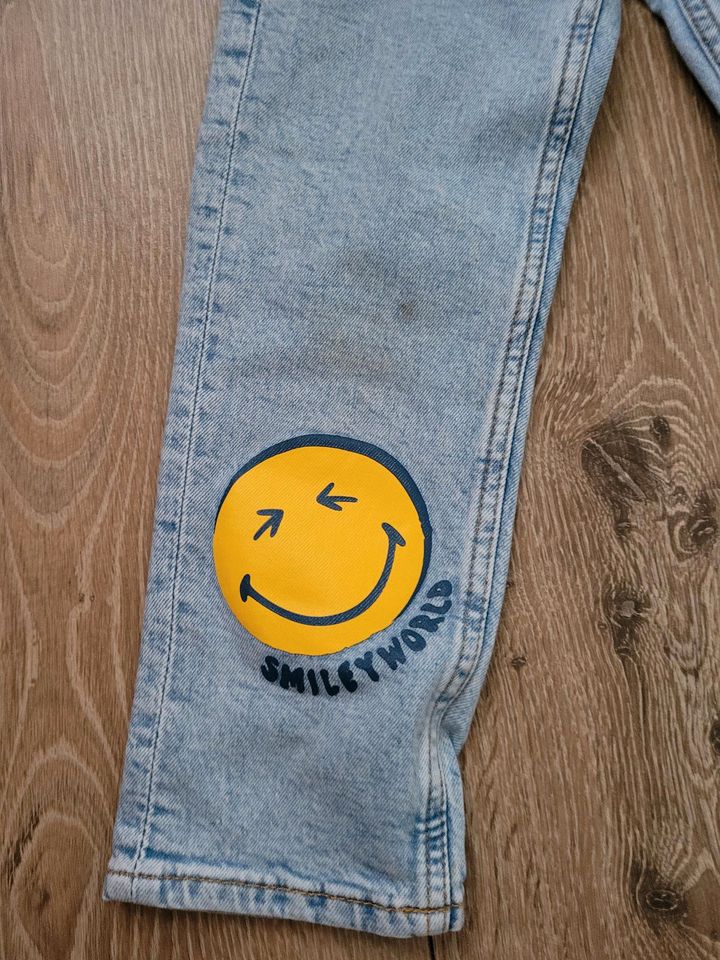 H&M Jeans Gr. 110 Hose Blau Smiley bunt in Wetschen