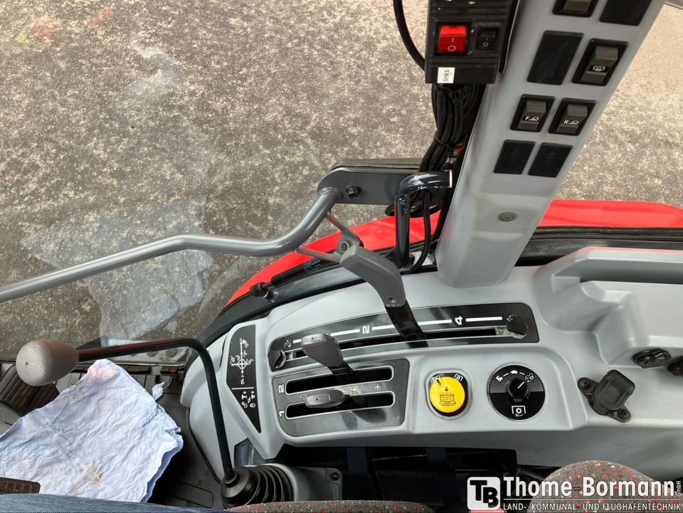 Massey Ferguson MF 1740 M HC Traktor Kompaktschlepper in Prüm