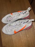 Nike React Damen - Sneaker - Größe 38, Weiß mit Rosanen Details Niedersachsen - Braunschweig Vorschau