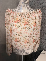 Schöne Bluse mit Blumen Größe M Nordrhein-Westfalen - Menden Vorschau