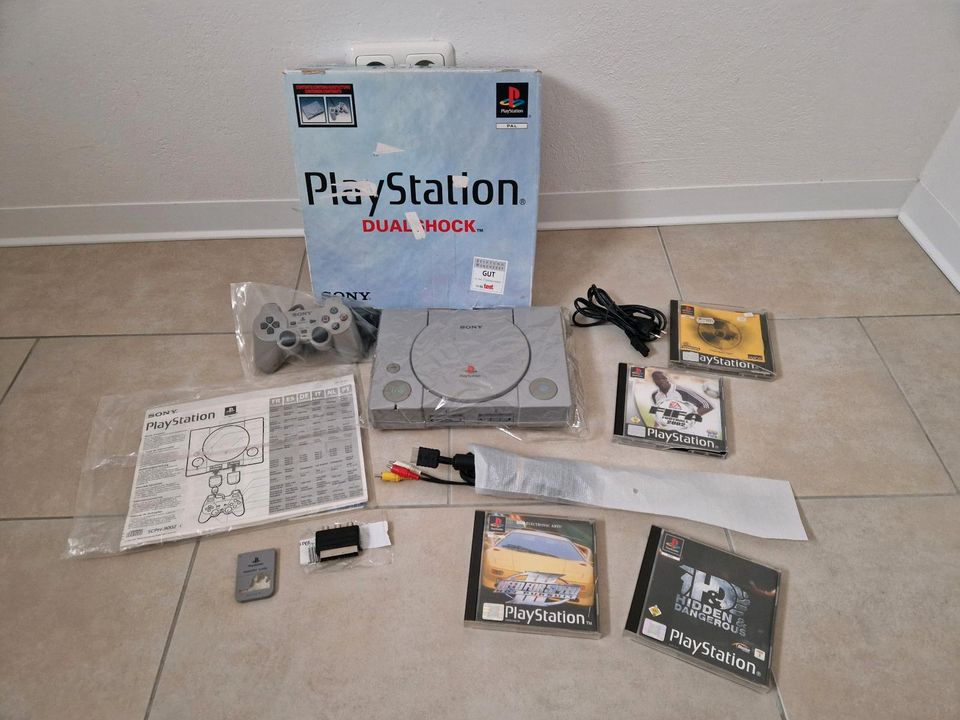 N64 PLAYSTATION 1 2 3 XBOX CLASSIC WII GAMECUBE SNES ALLES IN OVP in Berlin