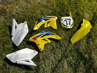 Suzuki RMZ Verkleidungsteile Nordrhein-Westfalen - Burbach Vorschau