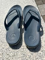 Crocs Zehentrenner blau Gr. 37-38 M5 W7 Hessen - Roßdorf Vorschau