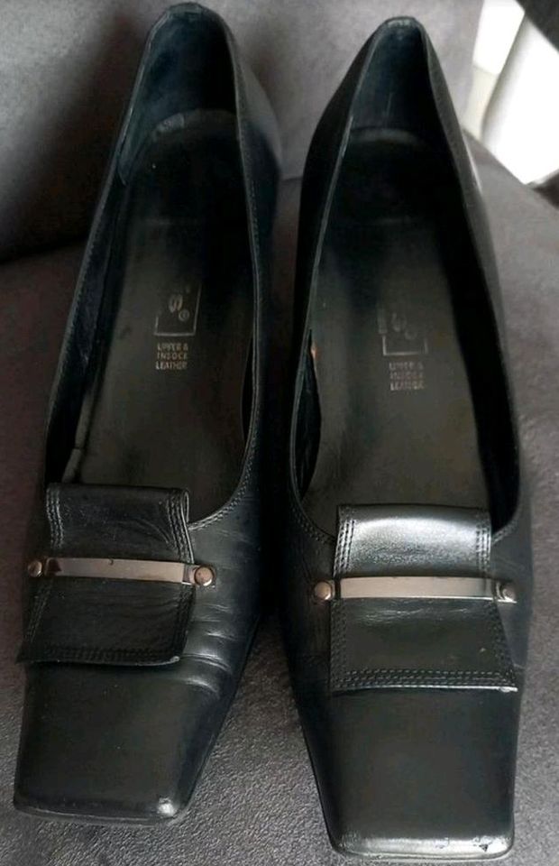 TAMARIS Schuhe Gr 39 schwarz silber Leder Pumps in Schöpstal