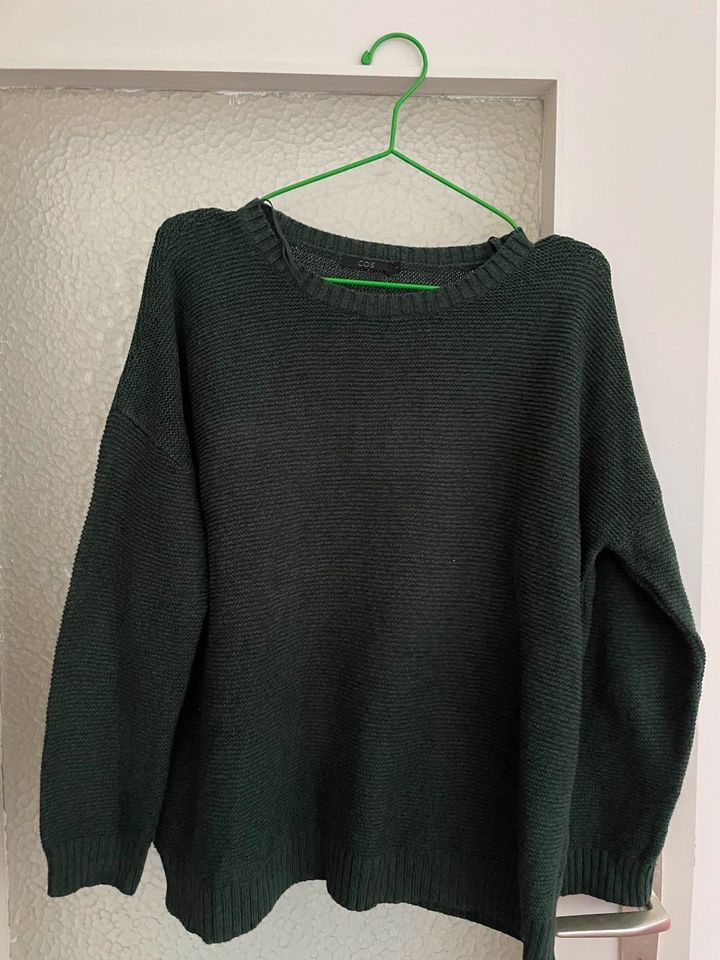 schöner Strickpulli COS, Größe S in Köln