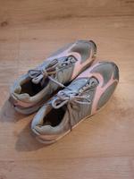 Hübsche retro Sport-Schuhe, rosa-grau (so gut wie neu) Nürnberg (Mittelfr) - Oststadt Vorschau