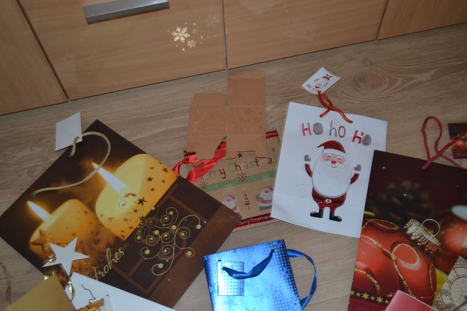 Geschenktüten 14 Stück Weihnachten in Mühlenbeck