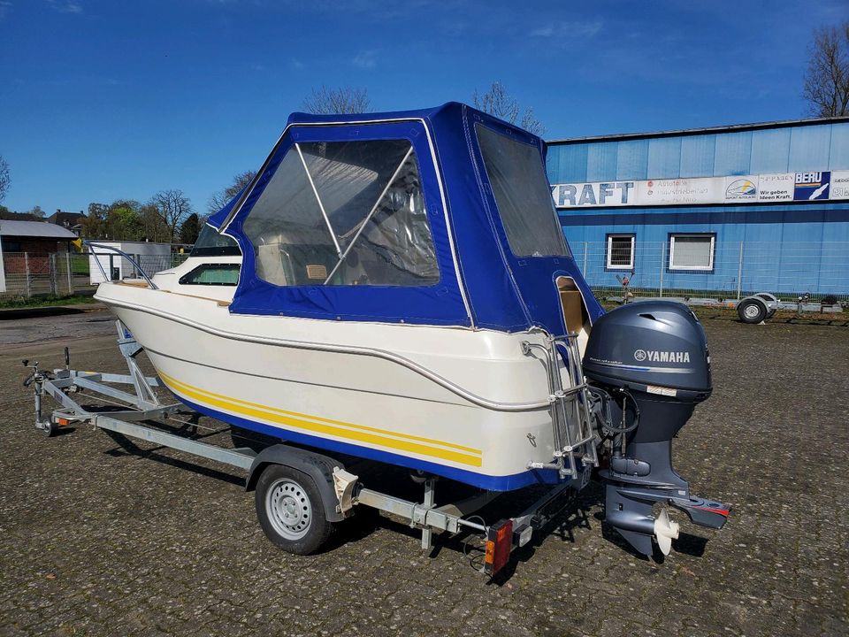 Quicksilver 435 50PS 4Takt EFI Angelboot Konsolenboot Kajütboot in Elmshorn