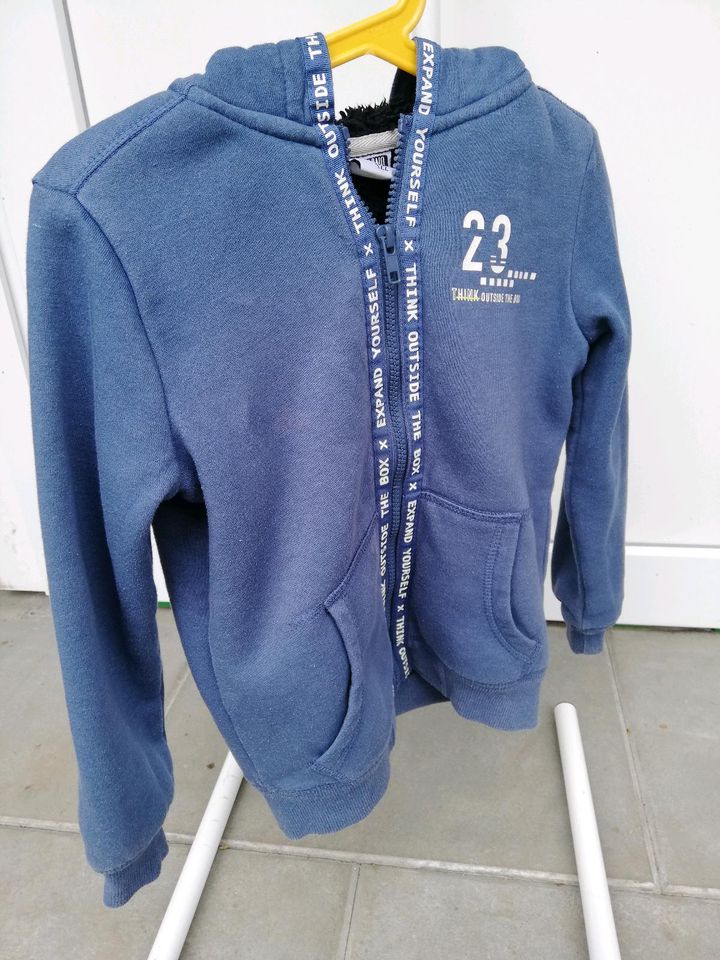 Outdoor Sweat Jacke Gr. 122 blau in Bockhorn