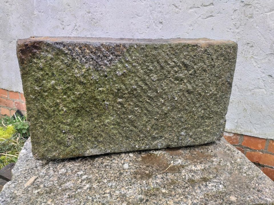 Granitblock 56x32x16 cm, Granitstein, Granitsockel in Wusterhausen